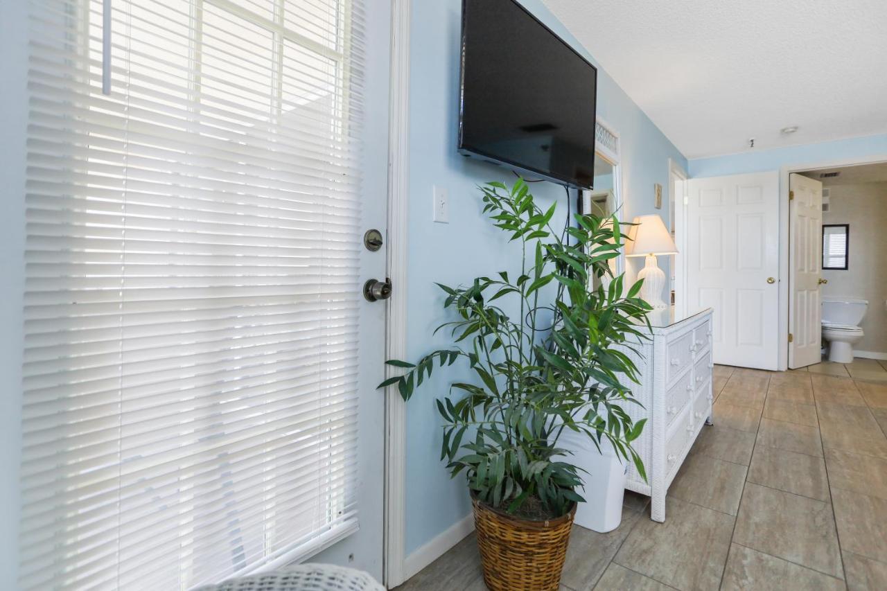 401 Beach Place Condos سانت بيتي بيتش المظهر الخارجي الصورة