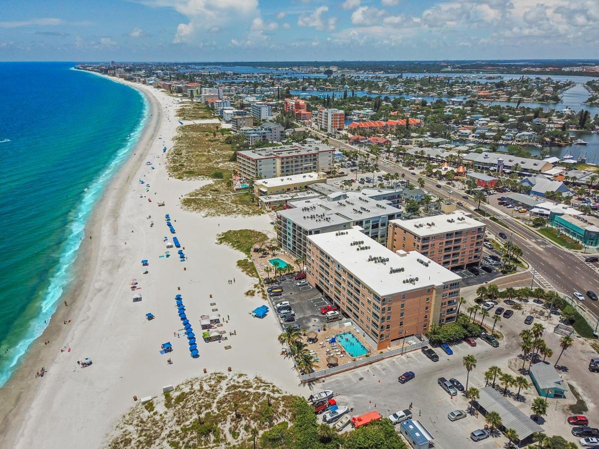 401 Beach Place Condos سانت بيتي بيتش المظهر الخارجي الصورة